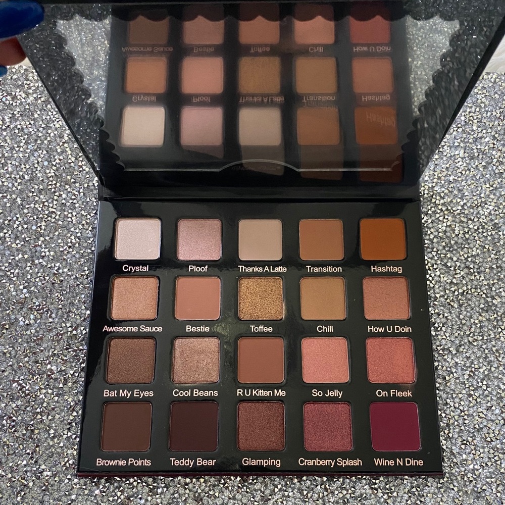 Eyeshadow palette